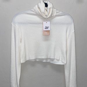 Tiger Mist Sugar Turtle Neck